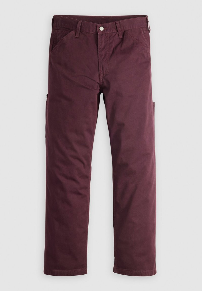 Pantalons en coton bordeaux avec une coupe droite, dotés de deux poches avant et d'une poche latérale. Texture lisse, fermeture à bouton standard.