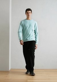 Scotch & Soda ESSENTIAL LOGO BADGE CREW - Melegítőfelső - pacific blue