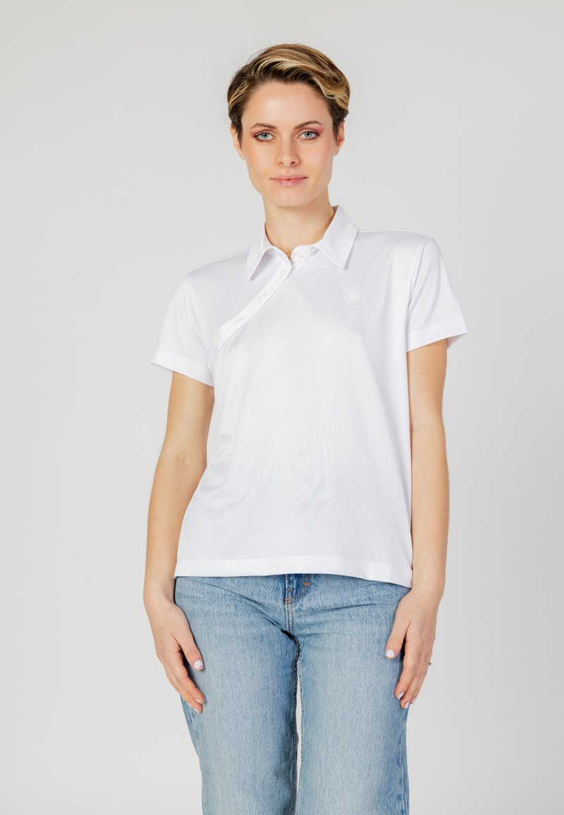 Polo shirt bianco a maniche corte con colletto, dotato di una piccola patta con bottoni e un piccolo logo sul lato sinistro del petto. Tessuto liscio.