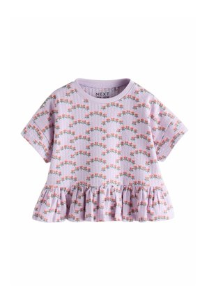 Haut pour tout-petit lilas à manches courtes avec ourlet à volants et motif répétitif de petites fleurs roses et feuilles vertes.