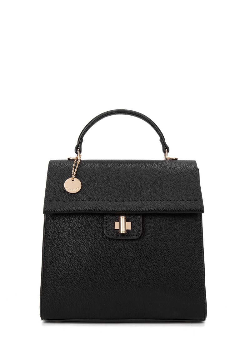 Sac à main en cuir noir avec une forme structurée, doté d'une poignée supérieure, de quincaillerie dorée et d'une fermeture à verrou. Texture lisse avec des détails de couture.