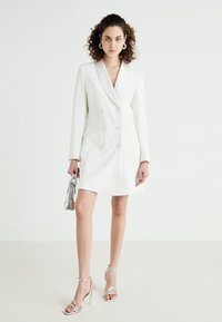 YAS YASYARA DRESS CELEB - Vestido de cocktail / Vestido de festa - star white