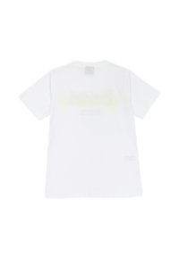 T-shirt bianco con maniche corte, colletto girocollo e una sottile stampa grafica in verde chiaro sul retro. Realizzato in morbido cotone.