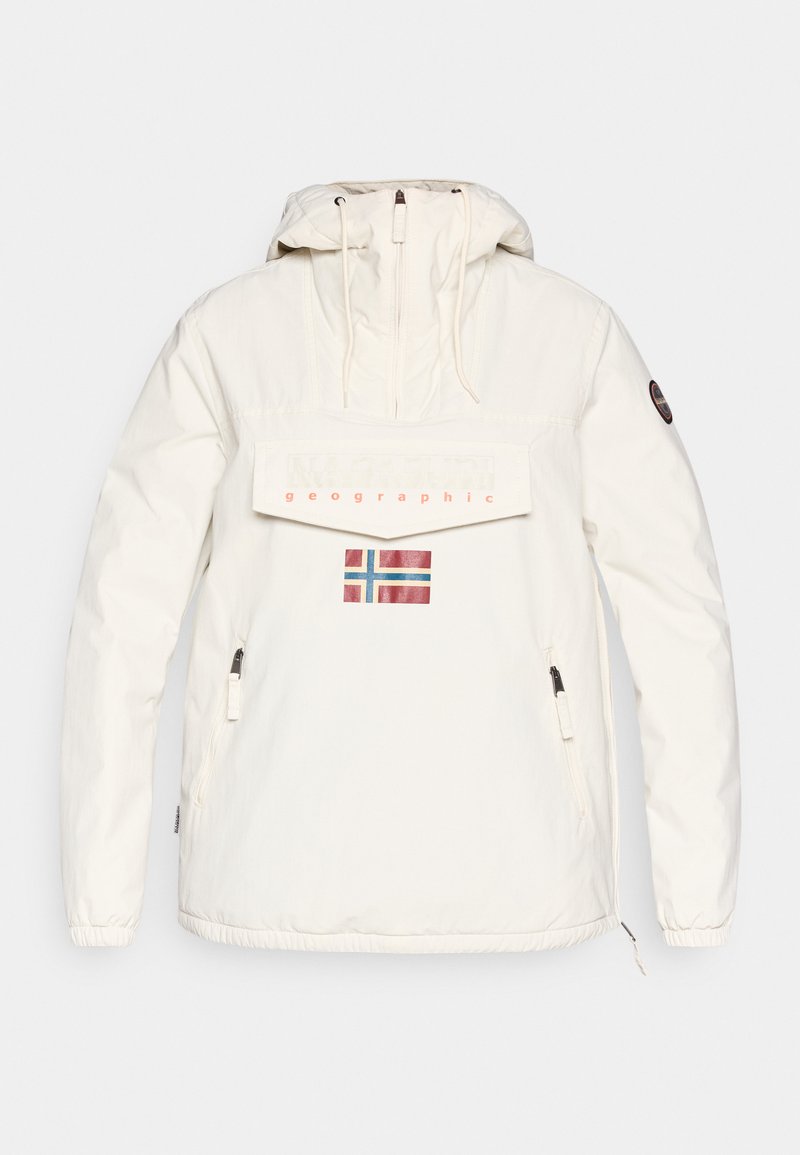 Chaqueta blanca con capucha y un bolsillo frontal, que cuenta con un gráfico de la bandera noruega. Tiene cordones ajustables y bolsillos laterales con cremallera.