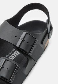 Birkenstock MILANO UNISEX - Szandálok - black