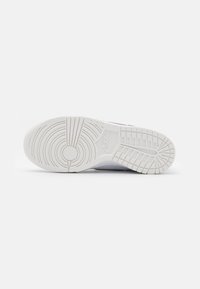 Nike Sportswear DUNK LOW - Sapatilhas - white/metallic red bronze/summit white