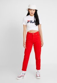 Fila ROXY BELTED - T-shirt con stampa - bright white