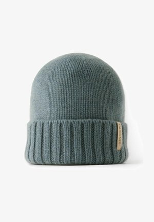 Strickmütze aus weicher, strukturierter Wolle. Sie verfügt über einen umgeschlagenen Rippenbund und hat eine hellblau-grüne Farbe, mit einem kleinen, braunen Markenetikett.