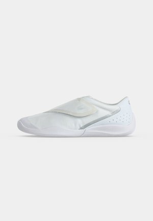 Lacoste, PROTECT S 226 1 SMA - Маратонки - white