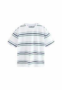 Hvid T-shirt med korte ærmer, der har vandrette striber i blå og grønne nuancer. Rund halsudskæring og blød stofstruktur. Simpelt design.