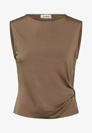 Haut sans manches marron en tissu extensible et lisse. Présente un col rond et un détail froncé sur le côté pour plus de texture.