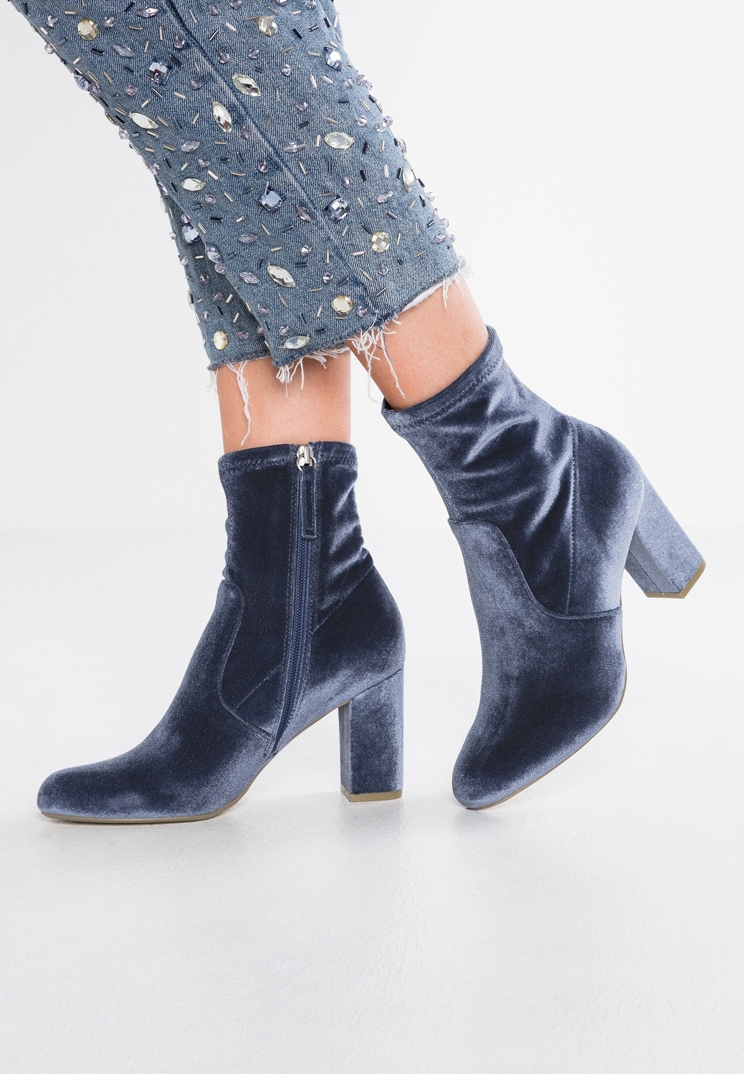 STEVE MADDEN Navy Blue Leather Ankle Boot Steve Madden Edit Navy Velvet Boots 8 (38.5) | Mercari main image 3