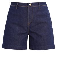 Shorts de mezclilla con un lavado azul oscuro, con cierre frontal de botón, bolsillos estándar y costuras amarillas en contraste.
