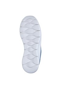 Vit gummisul med texturerade mönster och flexibla spår; har en rundad häl och vågformade designelement för grepp.