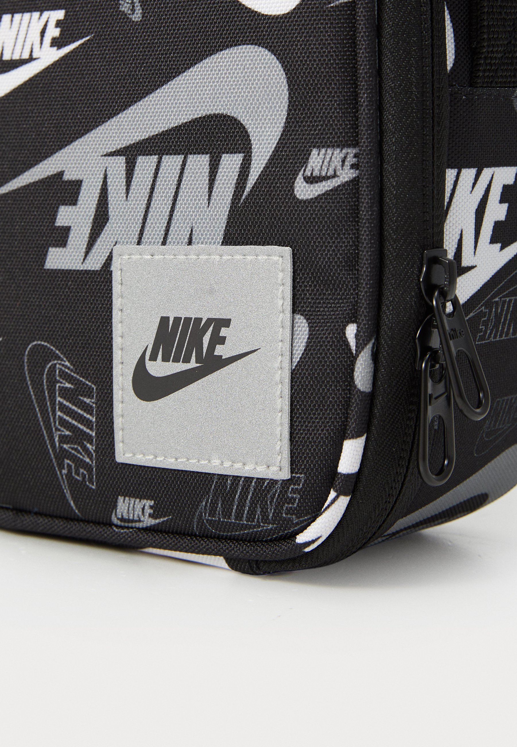 black nike womens pullover