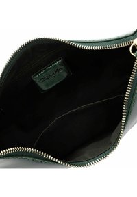 Tamaris TAS CILLA 27 CM - Håndtasker - green