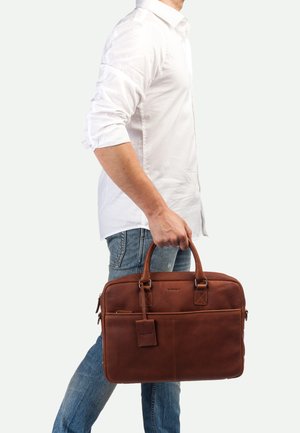 Burkely FUNDAMENTALS ANTIQUE AVERY 15.6 inch - Aktetas - cognac