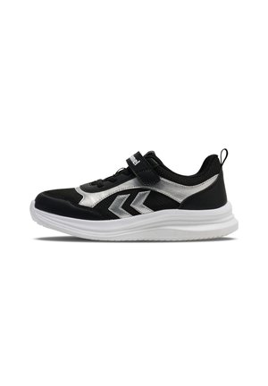 Sort og sølv atletiksneaker med hvid sål, velcrolukning og trækkrog ved hælen vist i sideprofil.