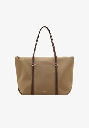 Béžová taška na rameno s hladkou textúrou, dvoma hnedými koženými remienkami a zipsovým uzáverom. Obsahuje predné vrecko a malý detail loga.