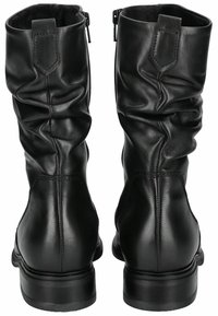 Botas de cuero negro hasta el tobillo con un diseño arrugado, que presentan una punta redonda, una textura suave y cremalleras laterales para un fácil uso.