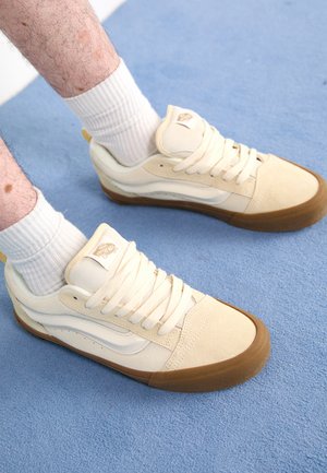 Vans KNU SKOOL UNISEX - Čevlji za rolkanje - marshmallow