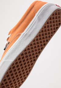 Vans ERA - Tenisky - apricot buff/true white