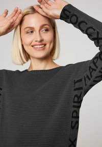 Soccx MIT INTARSIEN-LOGO - Strickpullover - black
