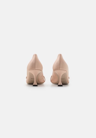 N°21 Classic heels - beige