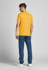 Jack & Jones JJE TEE  O-NECK  - T-Shirt basic - golden orange