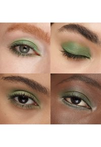 Quatre gros plans d'yeux divers portant un fard à paupières vert et un mascara noir, mettant en valeur différentes teintes de peau et formes de sourcils.