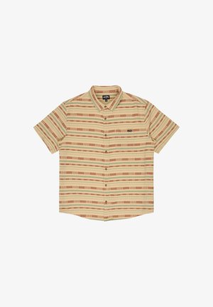 Kortebroekenshirt in lichtbeige met horizontale strepen in roestkleur en groen. Voorzien van een knoopsluiting aan de voorkant en een borstzak.