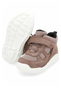 Brązowe zamszowe i siatkowe buty typu high-top z rzepem i białą gumową podeszwą. Posiadają fakturowane panele i czarne akcenty. Rozmiar oznaczony jako 24.