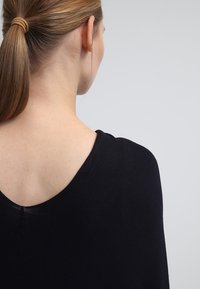 comma Cape - dark blue