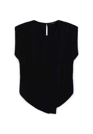 Blusa nera con scollatura rotonda, maniche corte e dettaglio plissé su un lato. Tessuto morbido con una leggera lucentezza. Apertura a chiave sul retro.