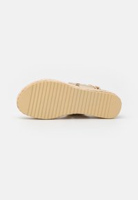 Anna Field Alpercatas - gold