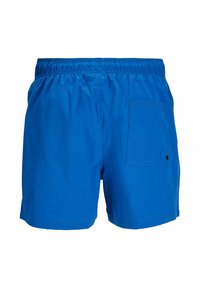 Blauwe zwemshorts van gladde, lichte stof. Voorzien van een elastische tailleband en een achterzak met een zwarte knop.