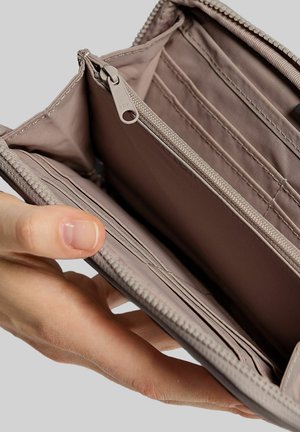 GOT BAG, 19 CM - Wallet - oyster