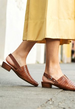 Pikolinos, ALAMEDA - Escarpins - brown