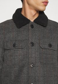 Brave Soul AUGUSTCH - Καλοκαιρινό μπουφάν - charcoal