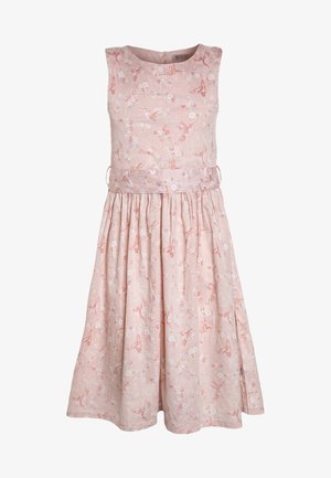 Robe sans manches à fleurs roses avec une jupe froncée, présentant un tissu texturé et une fine ceinture pour le détail.