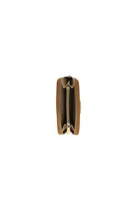 Portefeuille en cuir tan avec fermeture à glissière, comportant deux compartiments, quincaillerie en ton or et une texture extérieure. L'intérieur comprend des emplacements pour cartes.