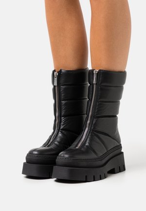 EVI ANN - Stivali con plateau - black