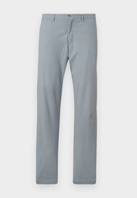 Hellgraue Hosen aus Baumwollmischgewebe. Sie verfügen über ein gerades Bein-Design, einen Frontknopfverschluss und eine glatte Textur.