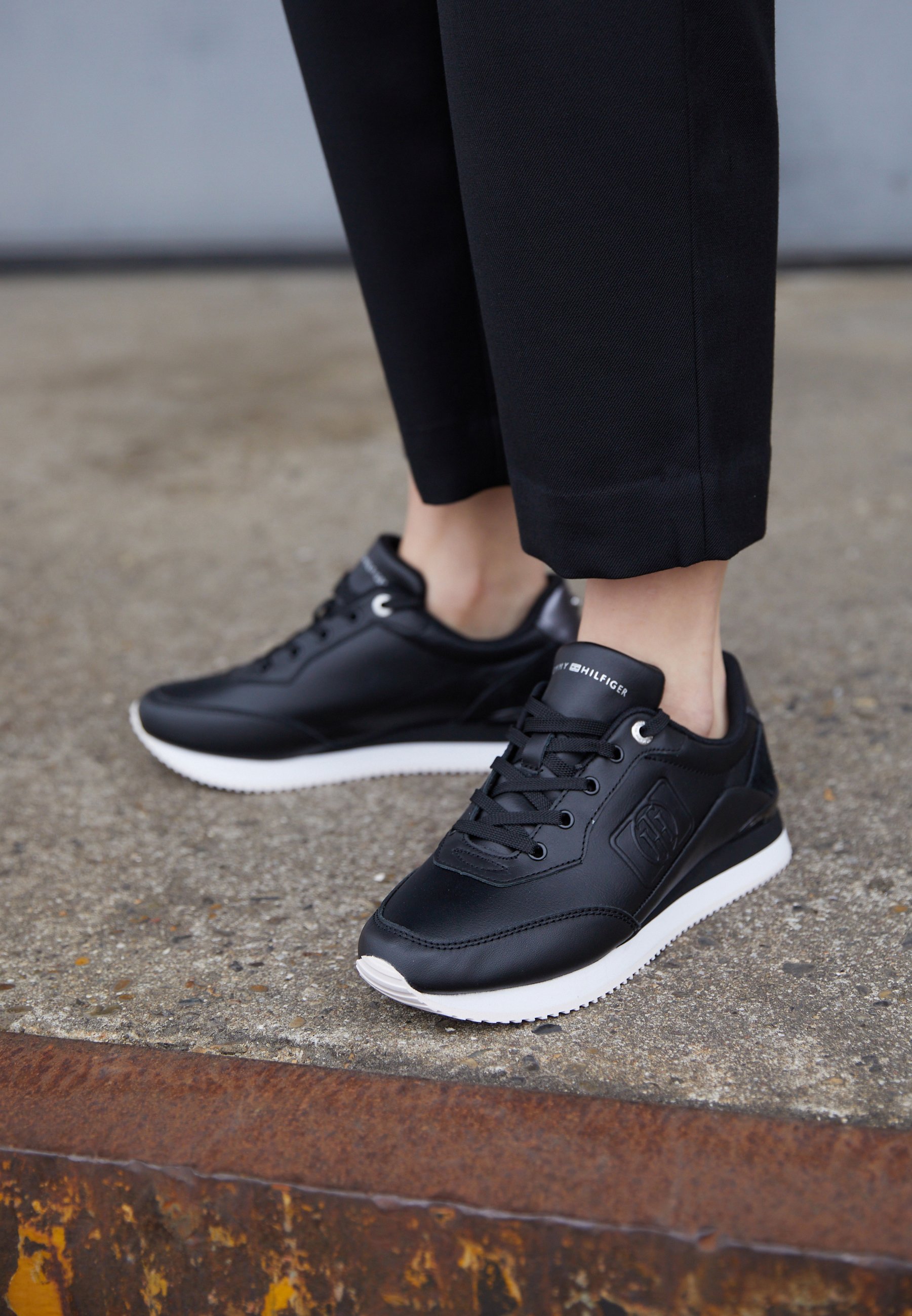 Tommy hilfiger feminine active city Outlet