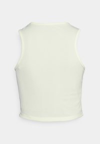 Top de tanque riscado verde-claro com um design ajustado, decote redondo e cavas curtas. Textura suave com detalhes sutis nas costuras.