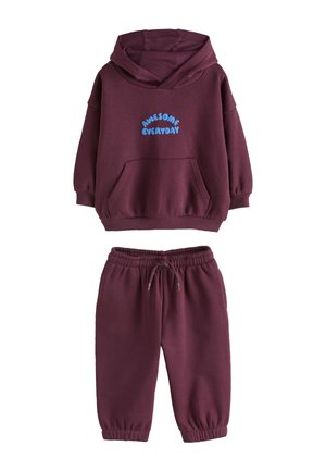 Next, REGULAR FIT - HOODIE AND JOGGERS SET . - Dressikomplekt - burgundy red