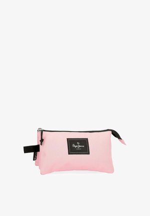 Bolsa de tela rosa rectangular con cremallera negra y etiqueta negra que muestra "Pepe Jeans London" centrada en el frente.