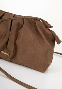 WITTCHEN Taška s příčným popruhem - brown