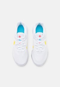 Nike Performance W NIKE REVOLUTION 6 - Scarpe da corsa su strada - white/opti yellow/black/baltic blue