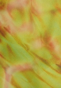 Bershka Maksimekko - evergreen